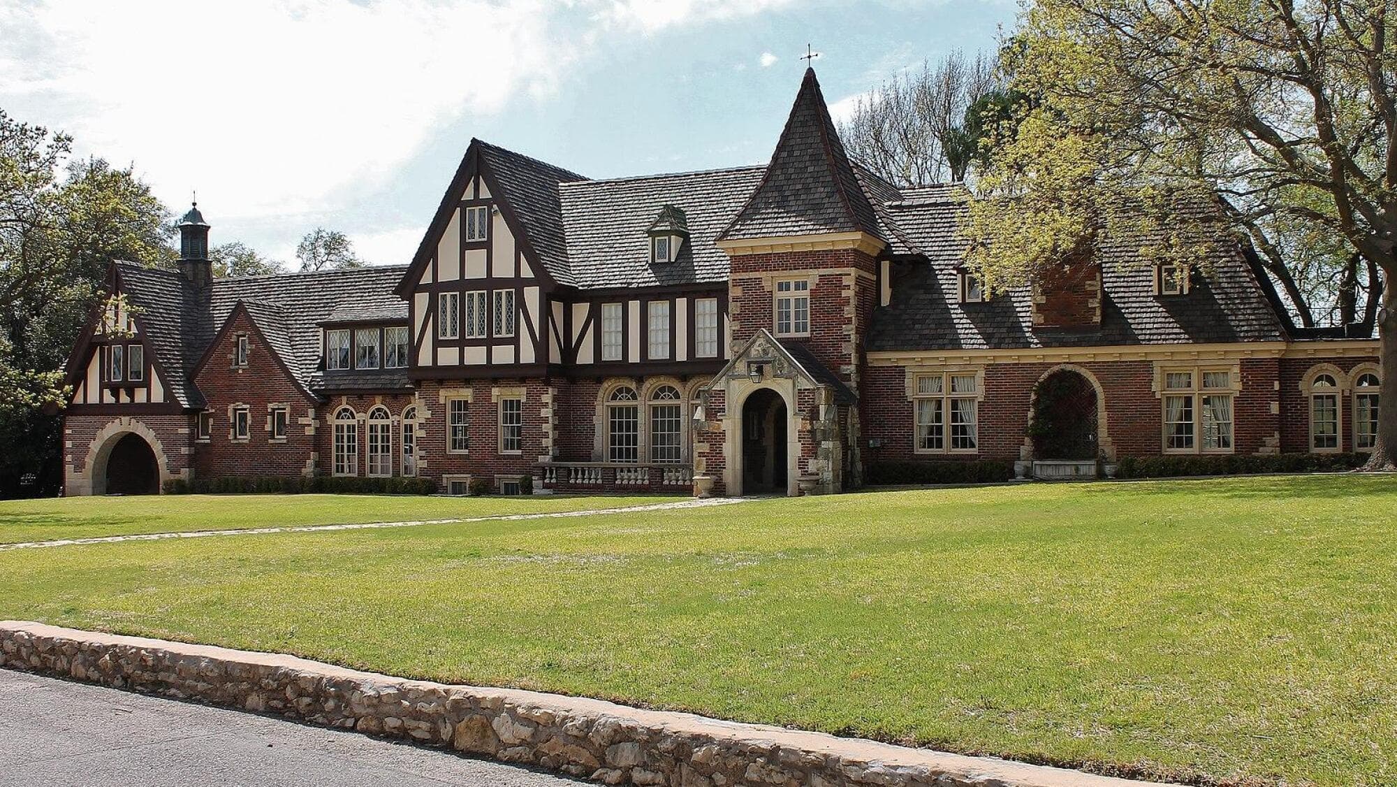 Concrete contractors in Westover Hills, TX